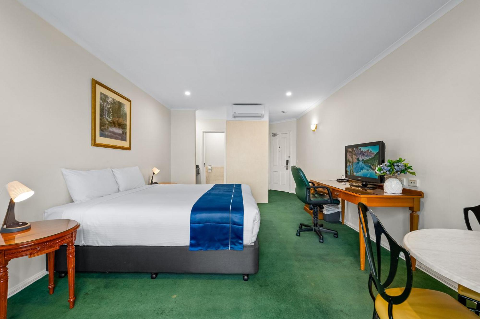 Motel International 4*
