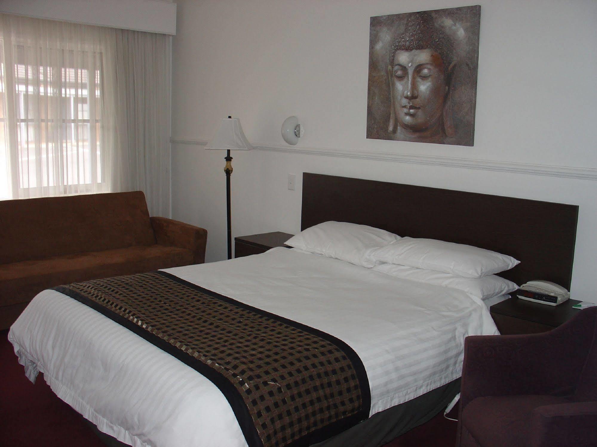 International Motel 4*